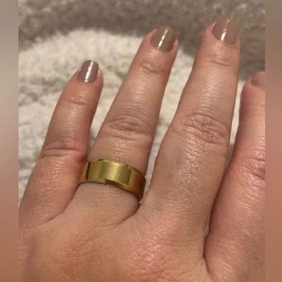 🟡RING🟡 Men & Women - Picture 2 of 3